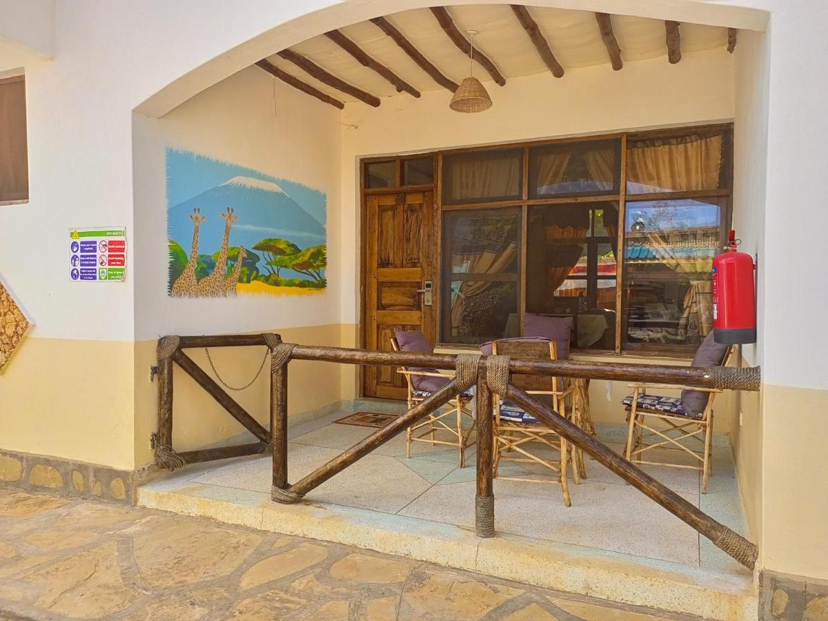 Simba Apartments Diani Beach Eksteriør billede