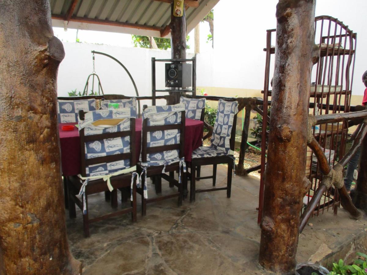 Simba Apartments Diani Beach Eksteriør billede